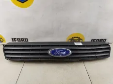 Решетка радиатора Ford Kuga 2011 1515015 CBV