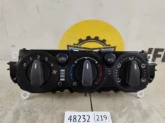 Блок управления кондиционером Ford Focus 3 2014 1896669 CB8