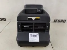 Накладка на консоль подлокотника Land Rover Range Rover Evoque 2018 LR115319 L551