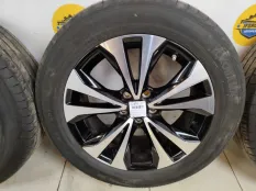 Колеса комплект Lexus NX300 2021 4261178160 AYZ15