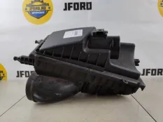 Корпус воздушного фильтра Land Rover Range Rover 4 2013 LR036425 L405 4.4 D 448DT, правый