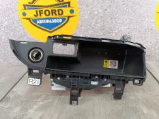 Беспроводная зарядка телефона Lexus RX450h 2020 861C048060 GYL25