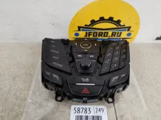 Панель магнитолы Ford Focus 3 2013 1771645 CB8