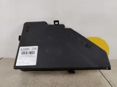 Крышка блока предохранителей Volvo XC90 2019 31398001 L_A2 2.0 D D4204T23