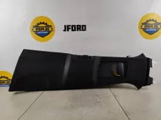 Обшивка центральной стойки Volvo XC90 2019 32244261 L_A2, левая