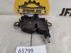 Замок капота Ford Focus 2 2006 4895286 CB4