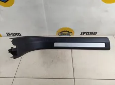 Накладка порога внутренняя Volvo XC60 2019 31448014 UZ, передняя левая