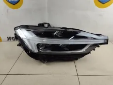 Фара Volvo XC60 2019 31655236 UZ, правая