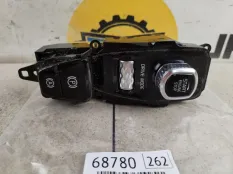 Блок кнопок Volvo XC90 2020 31443818 L_A2