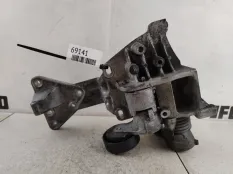 Кронштейн компрессора кондиционера Volvo V40 2013 31401077 MV 2.0 D D5204T6