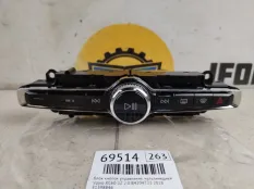 Блок кнопок управления мультимедией Volvo XC60 2018 31398846 UZ