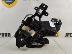 Замок двери Volvo XC60 2018 32310929 UZ, задний правый
