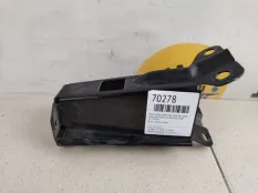 Кронштейн радиатора нижний Volvo S80 2008 31274500 AS60 4.4 B8444S, правый