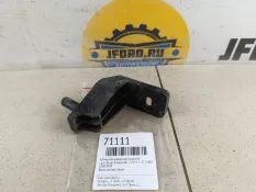 Кронштейн радиатора верхний Land Rover Freelander 2008 LR000939 L359 2.2 D 224DT