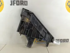 Кронштейн фары Land Rover Freelander 2008 LR001542 L359, левый