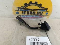 Форсунка омывателя Ford Focus 3 2011 1708797 BM 1.6 PNDA