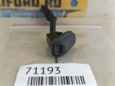 Форсунка омывателя Ford Focus 3 2011 1708797 BM 1.6 PNDA