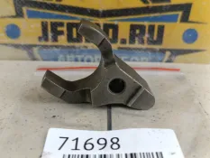 Кронштейн форсунки Mitsubishi Pajero Sport 2011 1465A398 KH4W 2.5 D 4D56