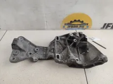 Кронштейн компрессора кондиционера Volvo V70 2010 31316673 BW69 2.4 D D5244T10