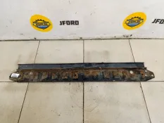 Планка под радиаторы Volvo V70 2009 31368100 BW69 2.4 D D5244T5