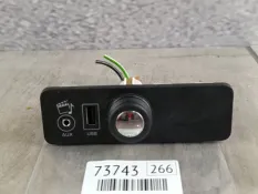 Разъем USB AUX Land Rover Range Rover 4 2015 LR044901 L405