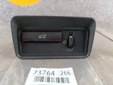 Кнопка открытия багажника Land Rover Range Rover 4 2015 LR038676 L405