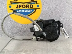 Доводчик крышки багажника Land Rover Range Rover 4 2015 LR070123 L405, правый