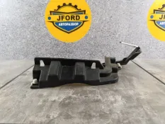 Кронштейн бампера Land Rover Range Rover 4 2015 LR037915 L405, задний правый