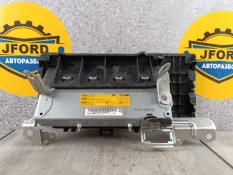 Подушка безопасности в колени Toyota Vellfire 2018 7390058030 H30