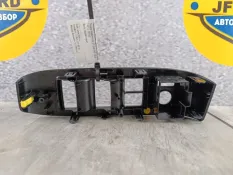 Накладка обшивки дверной Toyota Vellfire 2018 7423158330 H30, передняя правая
