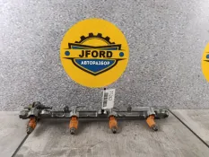 Рампа топливная Suzuki Grand Vitara 2004 1570065810 TL52 2.0 J20A