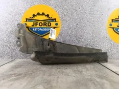 Брызговик переднего бампера Mitsubishi Pajero 4 2007 6405A078 V98W, правый