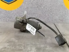 Вакуумный насос тормозной Chevrolet Cruze 2010 95073598 J300 1.8 F18D4