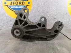 Кронштейн АКПП Ford Kuga 2011 1613165 CBV 2.5 HYDC, задний