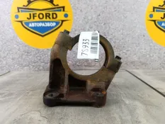 Кронштейн подвесного подшипника Volvo V40 2014 30711363 2.5 B5254T12
