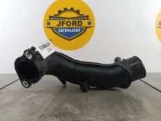 Патрубок впускной Toyota Land Cruiser 300 2022 1727470020 VJA300 3.5 V35AFTS, правый