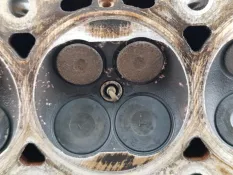 Головка блока цилиндров Ford Focus 2 2009 1481578 CB4 1.6 SHDA