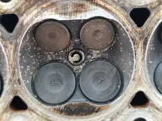 Головка блока цилиндров Ford Focus 2 2009 1481578 CB4 1.6 SHDA