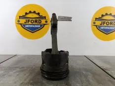 Поршень Ford Focus 3 2011 1886348 CB8 2.0 D TXDB