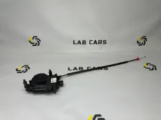 Доводчик двери задний Land Rover Range Rover L405