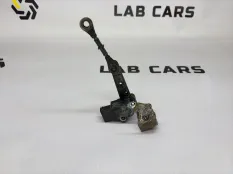 Датчик положения кузова передний Land Rover Range