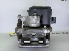 Суппорт тормозной задний левый Land Rover Range