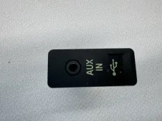 Разъем AUX IN BMW 5 F10 N47N N47D20C 2.0D 2010