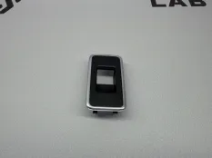 Накладка салона передняя правая Land Rover Range