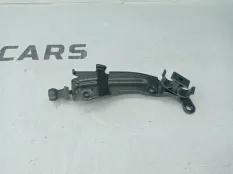 Кронштейн подвески Audi a4 B8 CAGA 2.0 TDI 2009