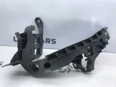 Кронштейн фары левый Audi a4 B8 CAGA 2.0 TDI 2009