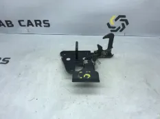 Крюк замка капота Audi a6 C6 BPP 2.7 TDI 2007