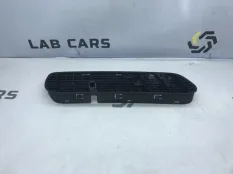 Решетка вентиляционная передняя правая BMW 5 E60