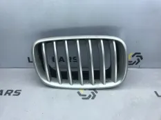 Решетка радиатора правая BMW X5 E70