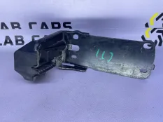 Крепление радиатора правое BMW 3 E90 N52 N52B25